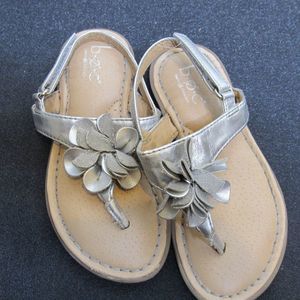 B.O.C. girls toddler girl silver Hollie Flower summer sandals-Sz 4.5